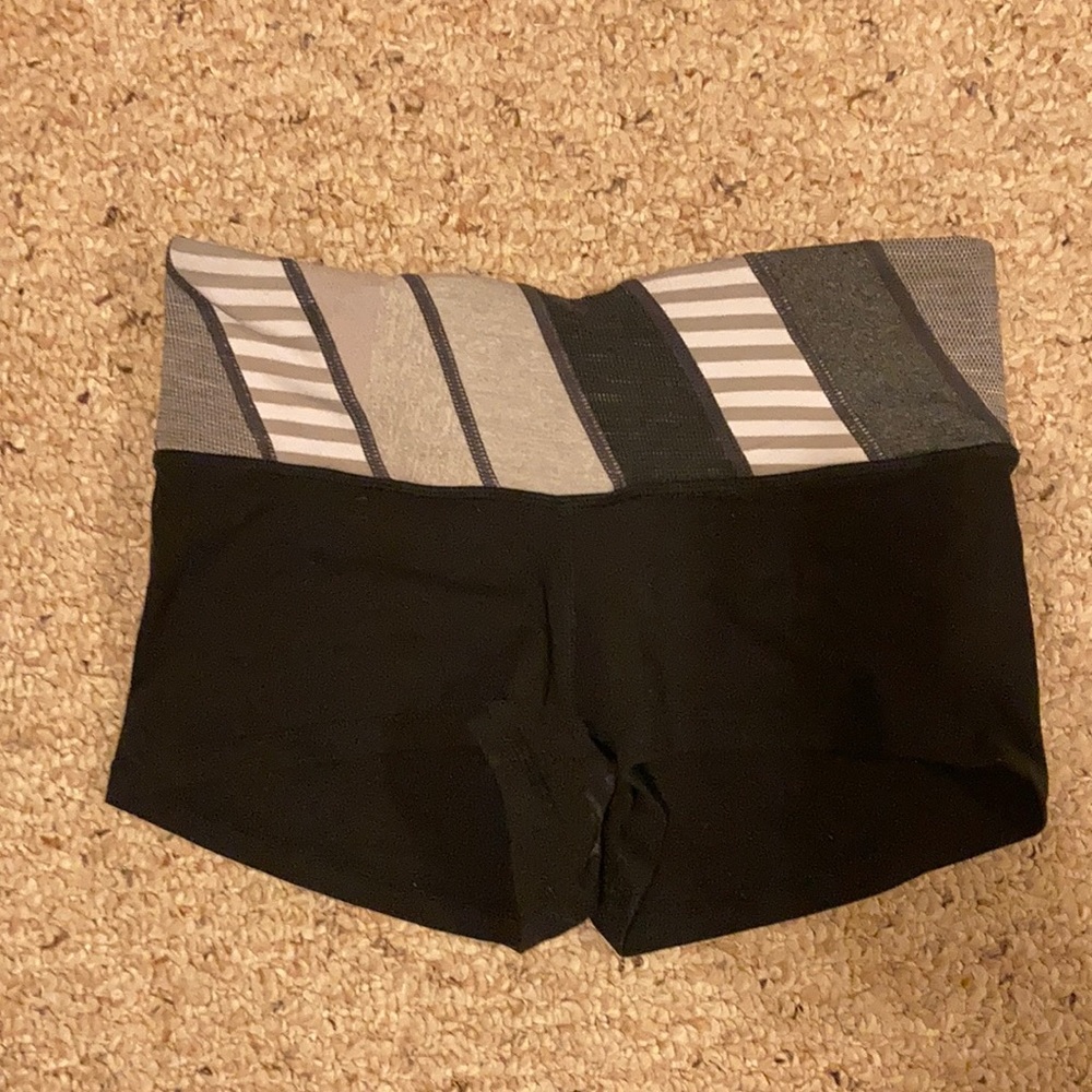 Lulu reversible spandex shorts